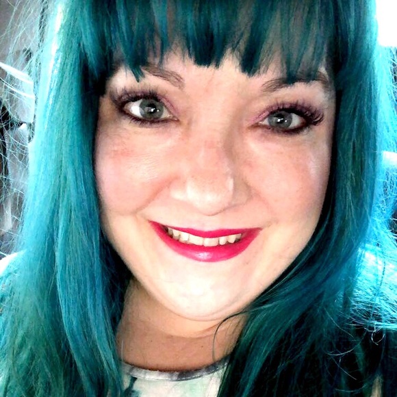 Meet your Posher, Jeanna - Picture 3 of 9